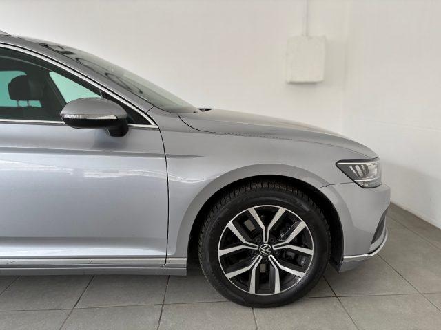 VOLKSWAGEN Passat Variant 2.0 TDI SCR EVO DSG ELEGANCE