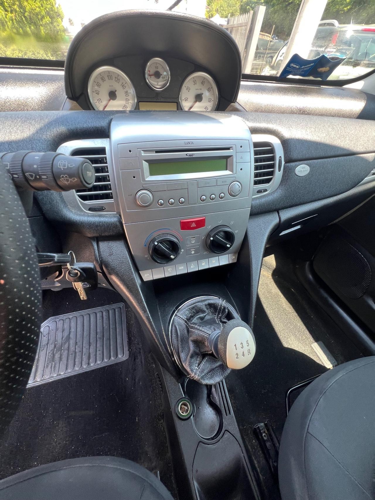 Lancia Ypsilon 1.4 Argento Ecochic GPL