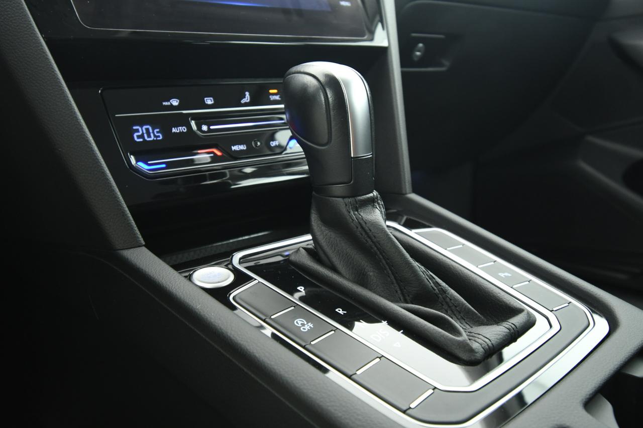 VOLKSWAGEN Passat Variant 2.0 tdi Business 122cv dsg NEOPATENTATI+ACC+CAMERA