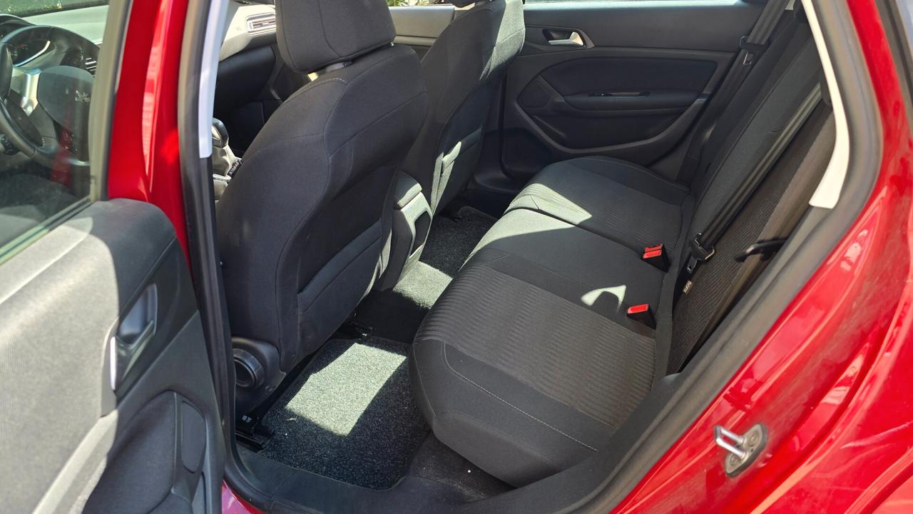 Peugeot 308 BlueHDi 100 S&S SW Business