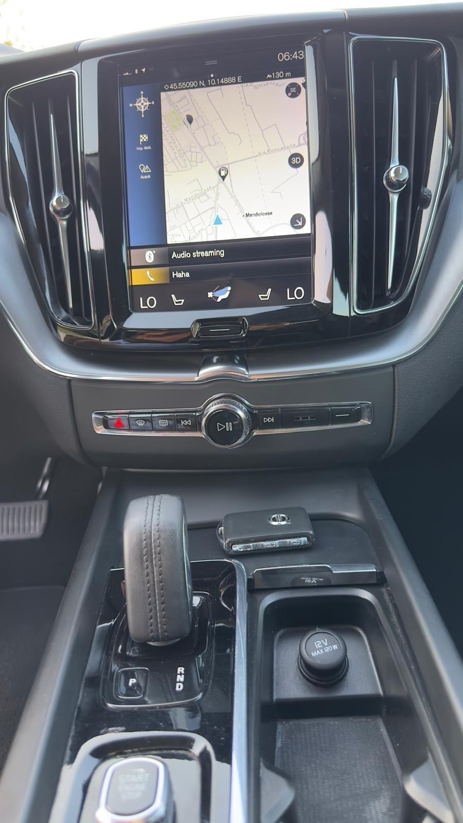 Volvo XC 60 XC60 D5 AWD Geartronic R-design