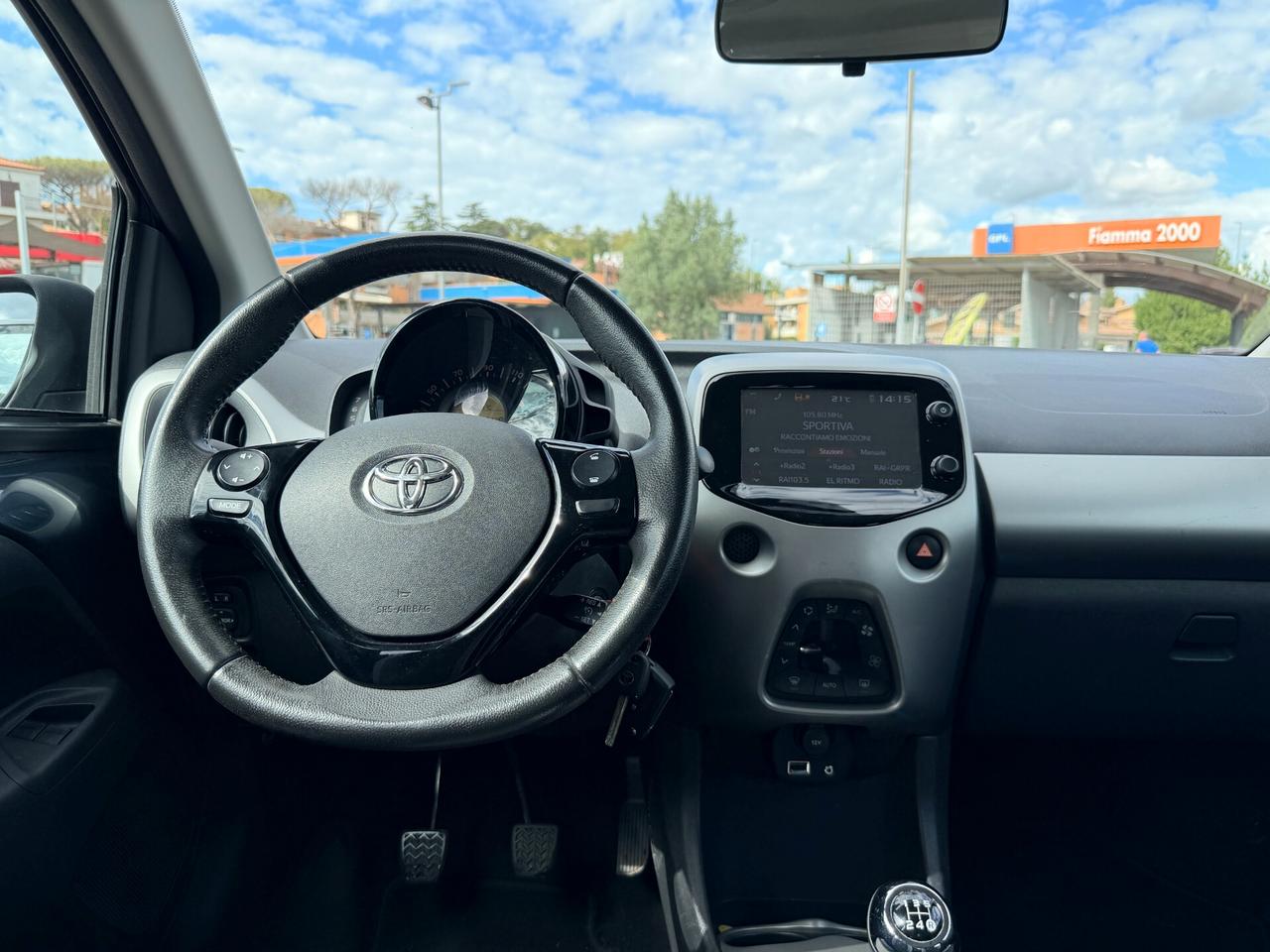 Toyota Aygo 1.0 VVT-i 69 CV 5 porte x-play 20 MILA KM!!!
