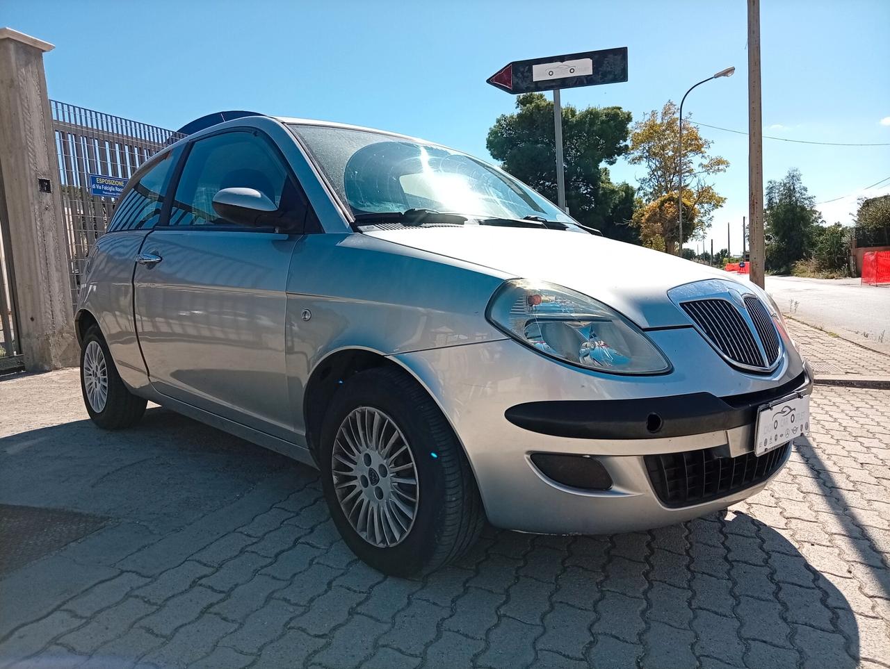 Lancia Ypsilon 1.2 16V Oro
