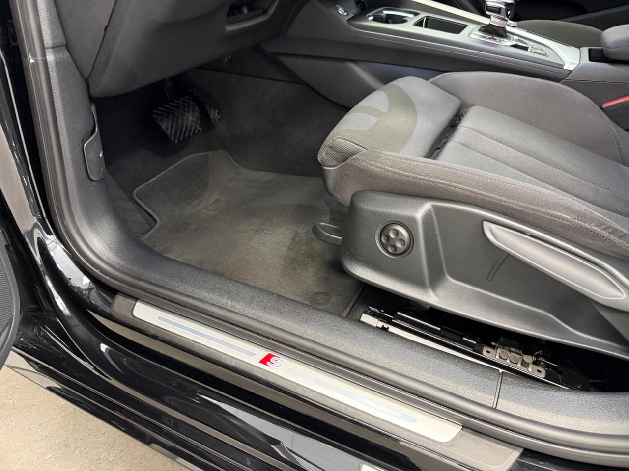 Audi A4 Avant 40 TDI S tronic line edition