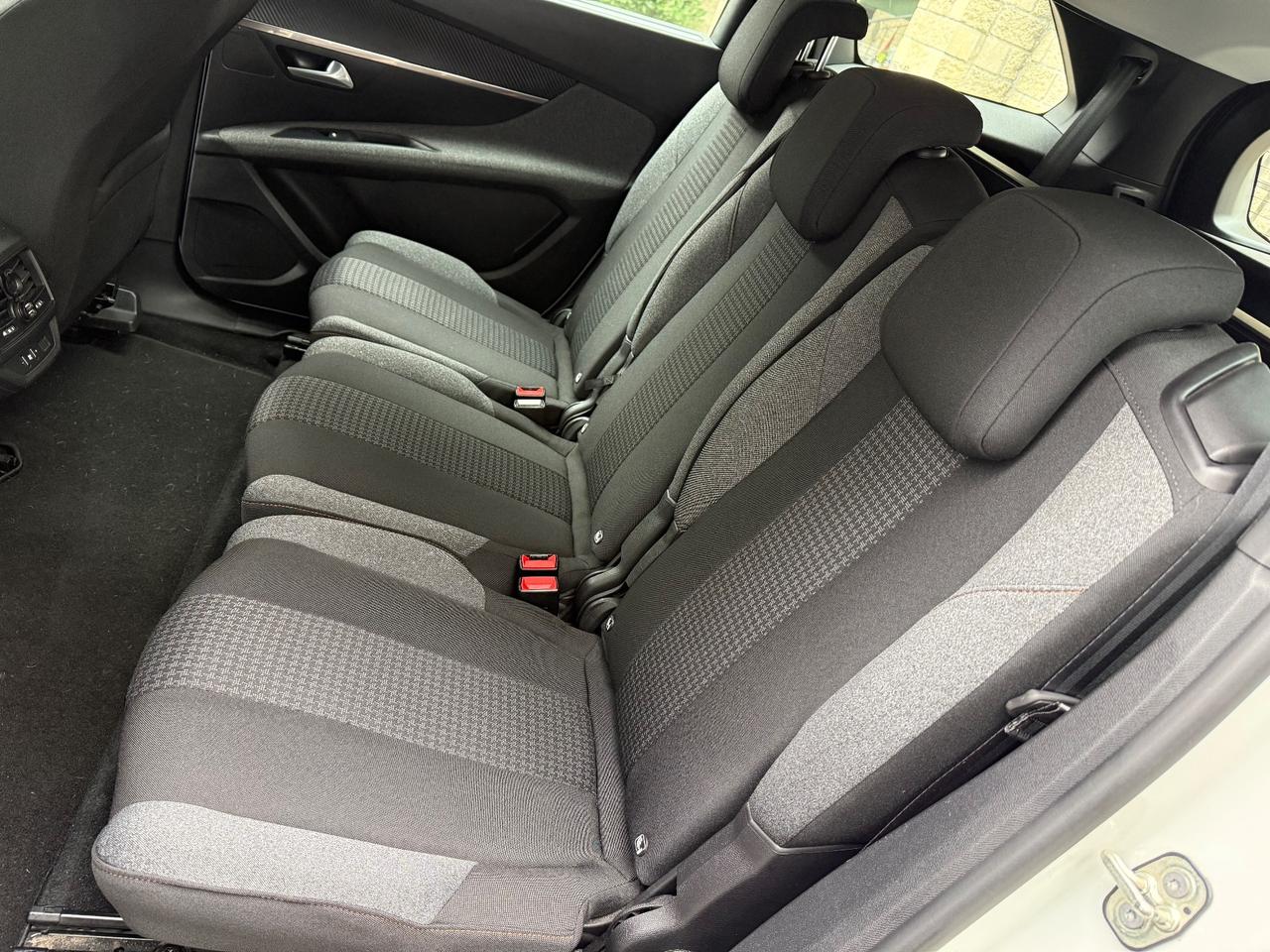 Peugeot 5008 BlueHDi 130 S&S Business