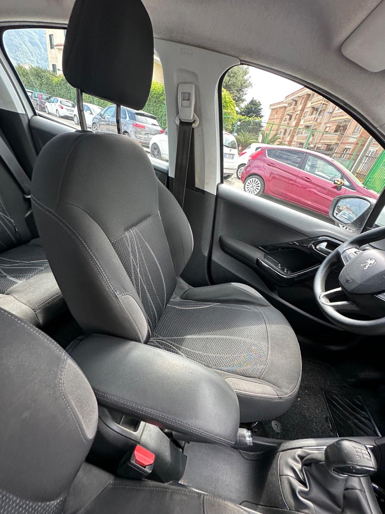 Peugeot 208 1.4 HDi 68 CV 5 porte Access