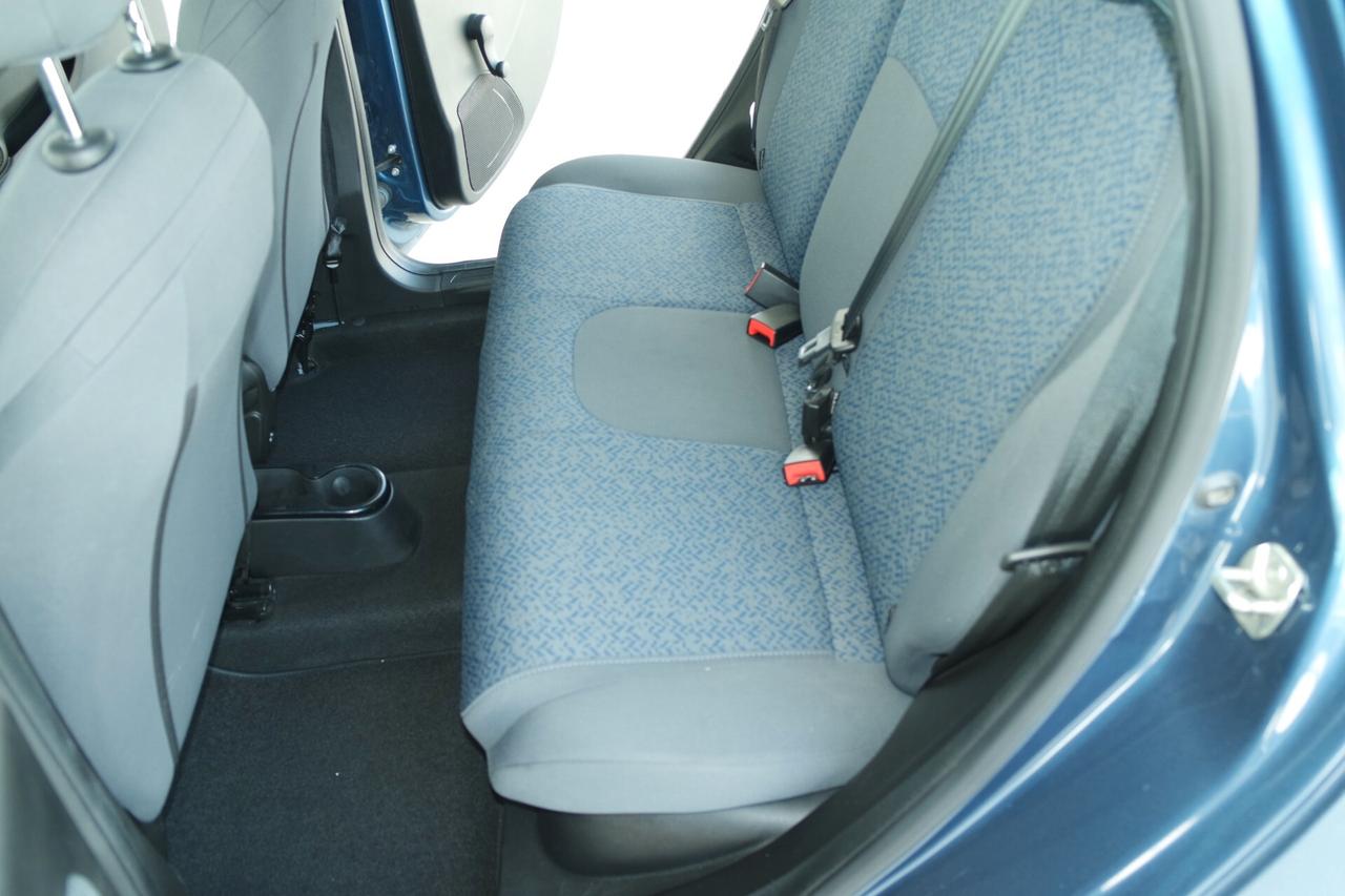 Lancia Ypsilon 1.0 FireFly 5 porte S&S Hybrid Ecochic Silver