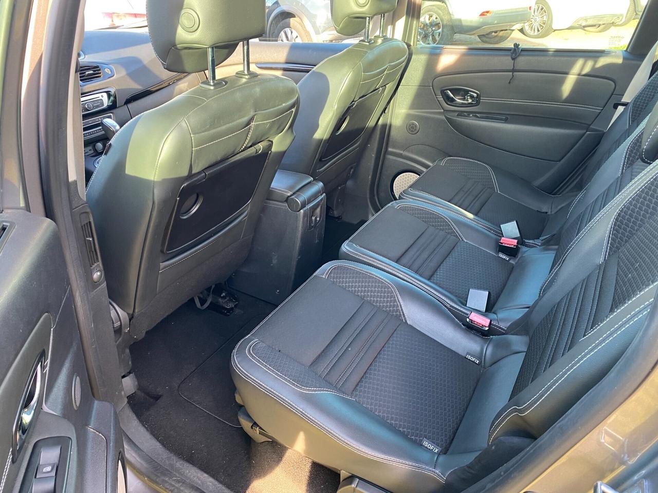 RENAULT - Grand Scénic - dCi 8V 110 CV EDC