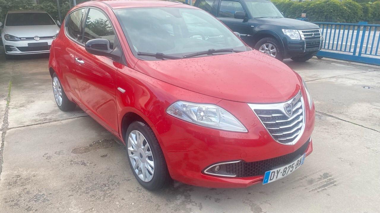 Lancia Ypsilon 1.2 69 CV 5 porte Gold