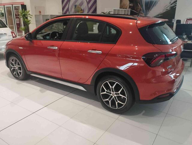 FIAT Tipo 1.5 Hybrid DCT 5 porte Cross