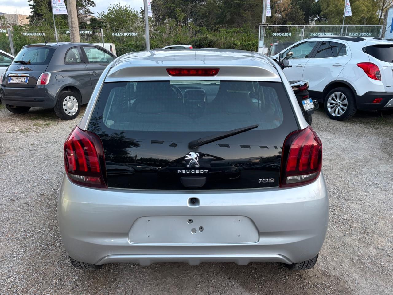 Peugeot 108 VTi 72 3 porte Allure