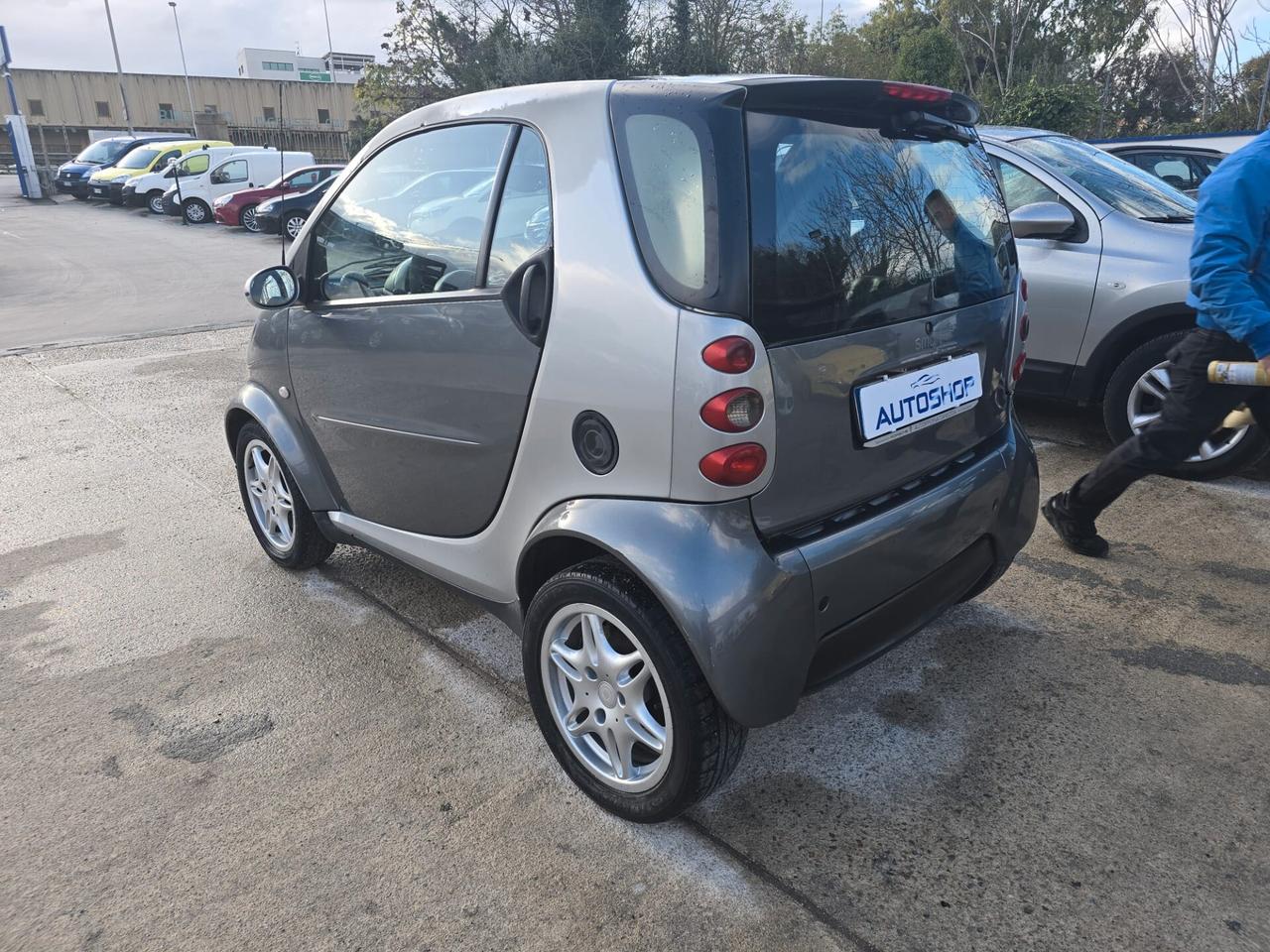 Smart 700 city-coupé pure (45 kW)