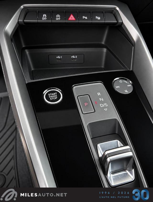 AUDI A3 30 g-tron S tronic Fari LED ACC IVA esposta