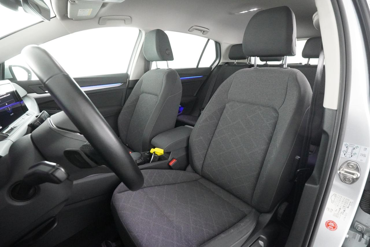 VOLKSWAGEN Golf 8ª serie Golf 2.0 TDI 150 CV DSG SCR Life