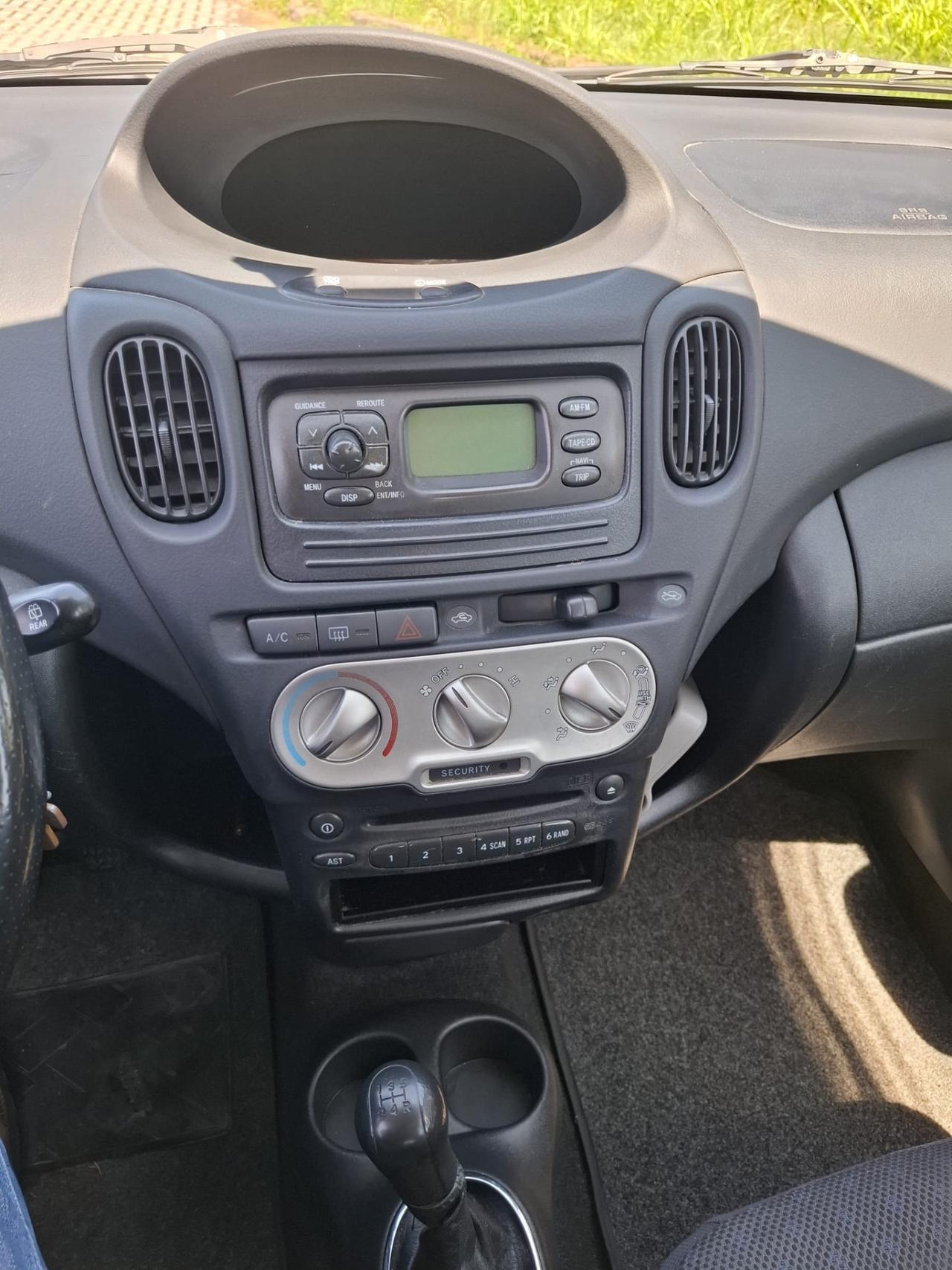 Toyota Yaris Verso 1.3i 16V cat Sol '03