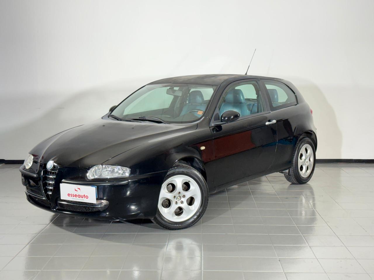 Alfa Romeo 147 1.6i 16V Twin Spark cat 3p. Distinctive