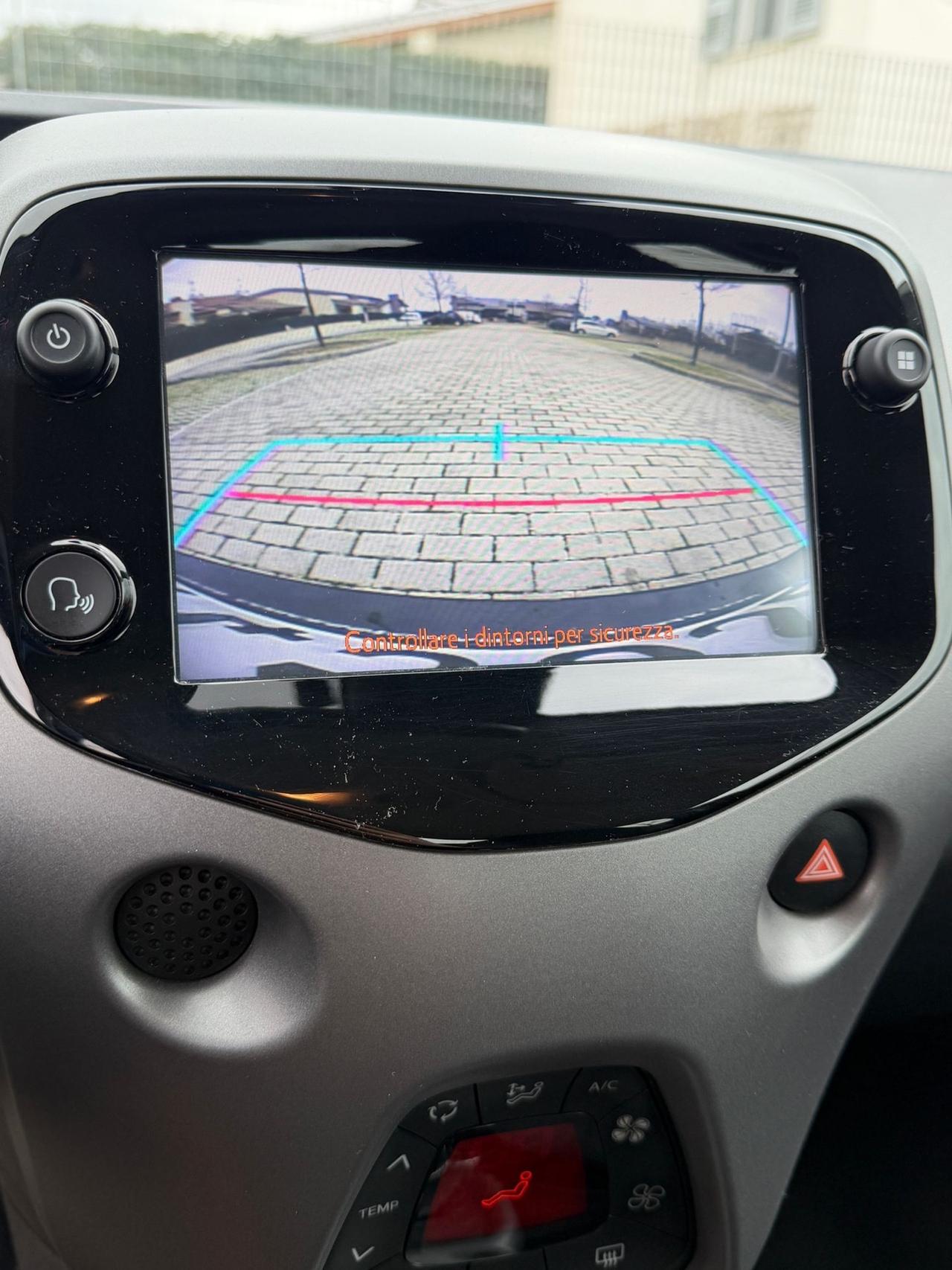 Toyota Aygo 1.0 AUTOMATICA 72 CV 5 porte x-play MMT