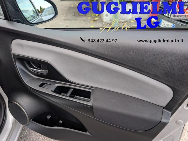 TOYOTA Yaris 1.3 5 porte Active Neopatentati