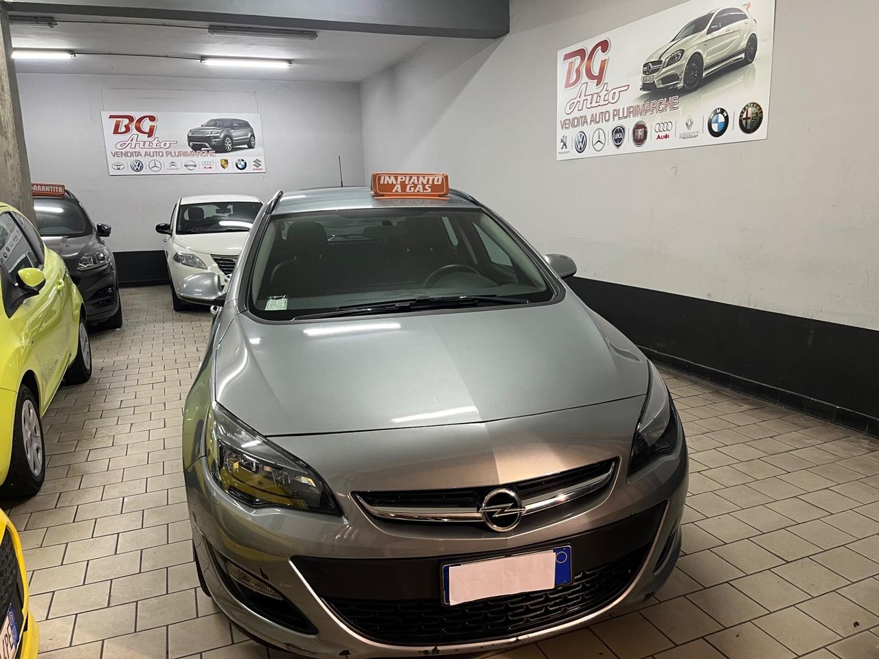 Opel Astra 1.4 Turbo 140CV Sports Tourer GPL 2014