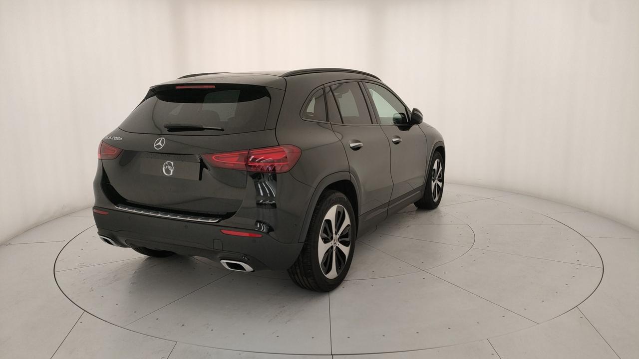Mercedes-Benz GLA 200 d automatic