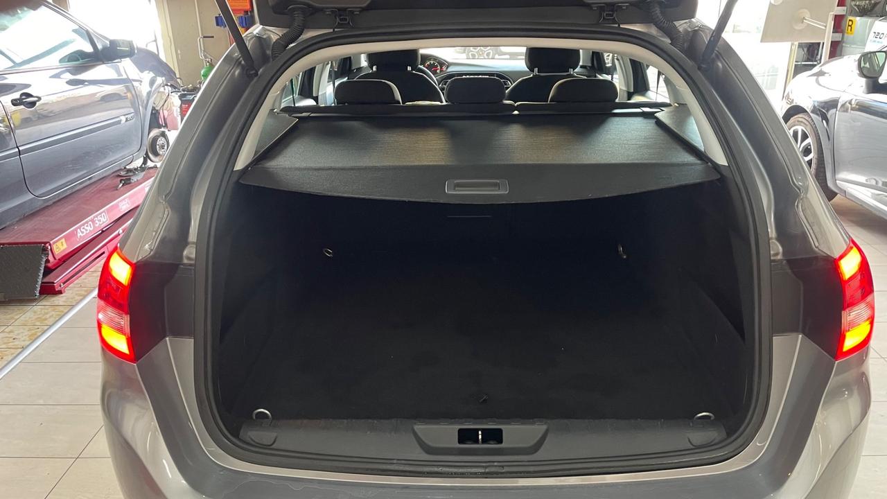 Peugeot 308 BlueHDi 120 S&S EAT6 SW Allure