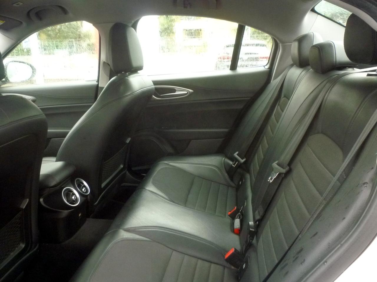 Alfa Romeo Giulia 2.2 Turbodiesel 180 CV Business Sport