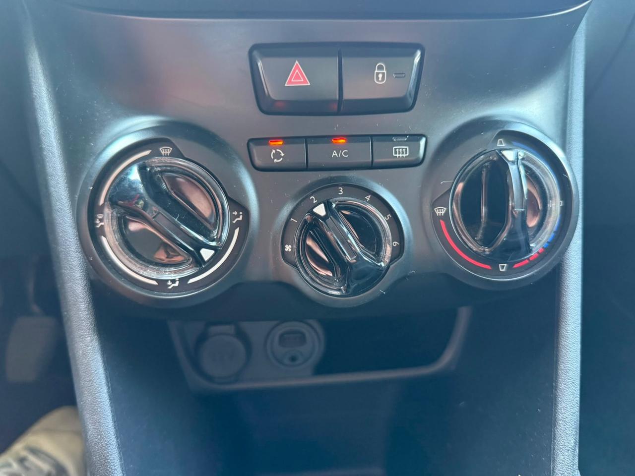Peugeot 208 PureTech 82 5 porte Allure