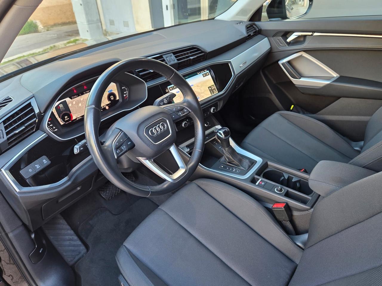 Audi Q3 35 TDI S tronic 150 cv Business
