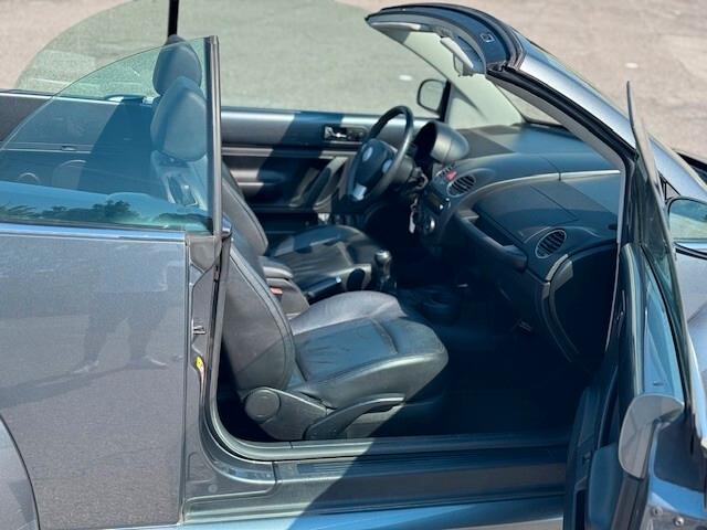 Volkswagen New Beetle 1.6 Cabrio