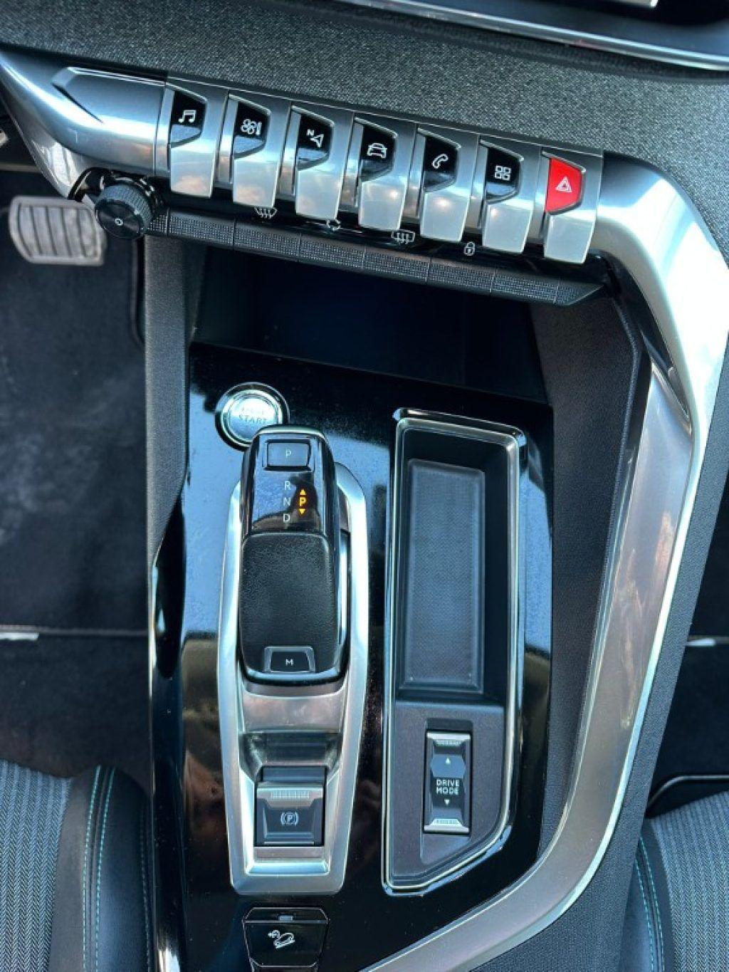 PEUGEOT 3008 BlueHDi 130 S&S EAT8 GT