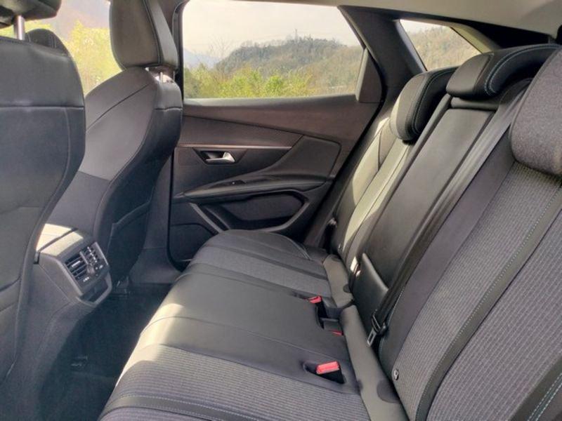 Peugeot 3008 BlueHDI 130 EAT8 S&S Allure