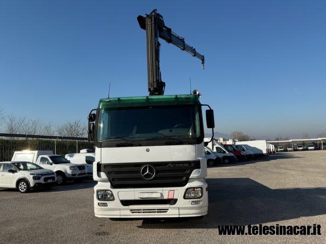 MERCEDES-BENZ ACTROS CON GRU HIAB 166 E-3 RADIOCOMANDO