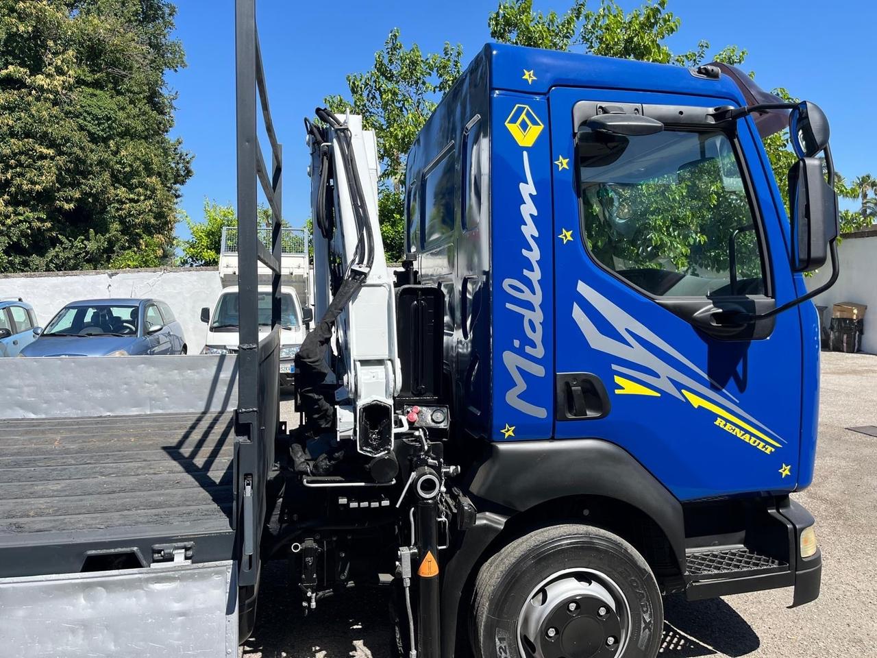 Renault midlum 100/220-6.2/214 cv-cass. Con gru -2003