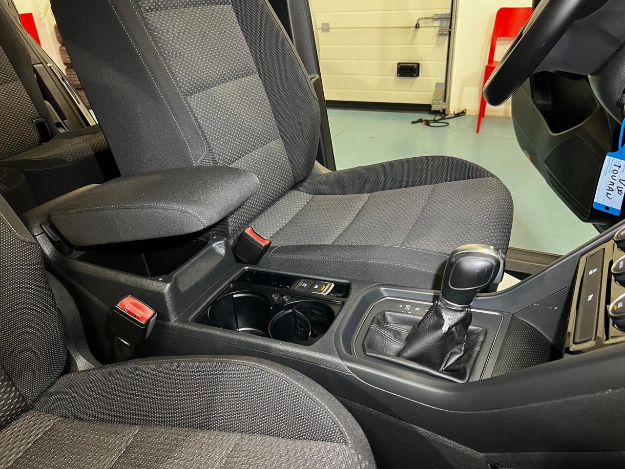 Volkswagen Touran 2.0 TDI 150 CV SCR DSG Business BlueMotion Technology
