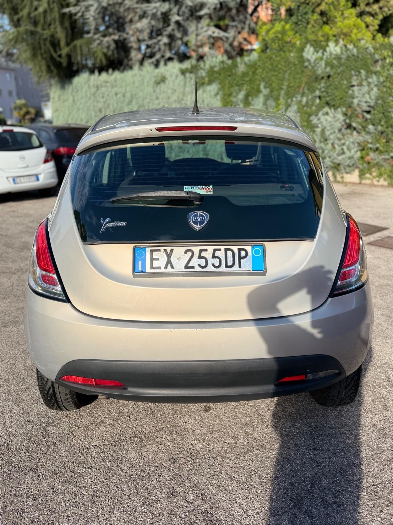 Lancia Ypsilon 900 neopatentati pronto uso garanzia