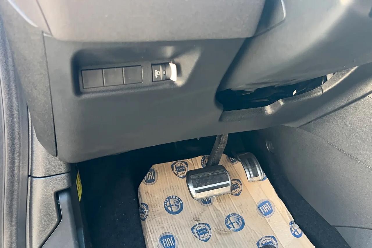 Alfa Romeo Junior 1.2 136 CV Hybrid eDCT6 Speciale