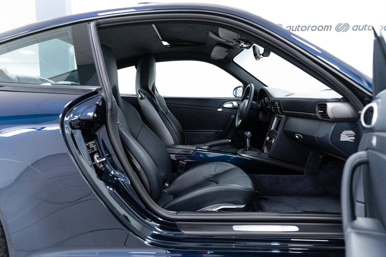 Porsche 911 Carrera cat Coupé