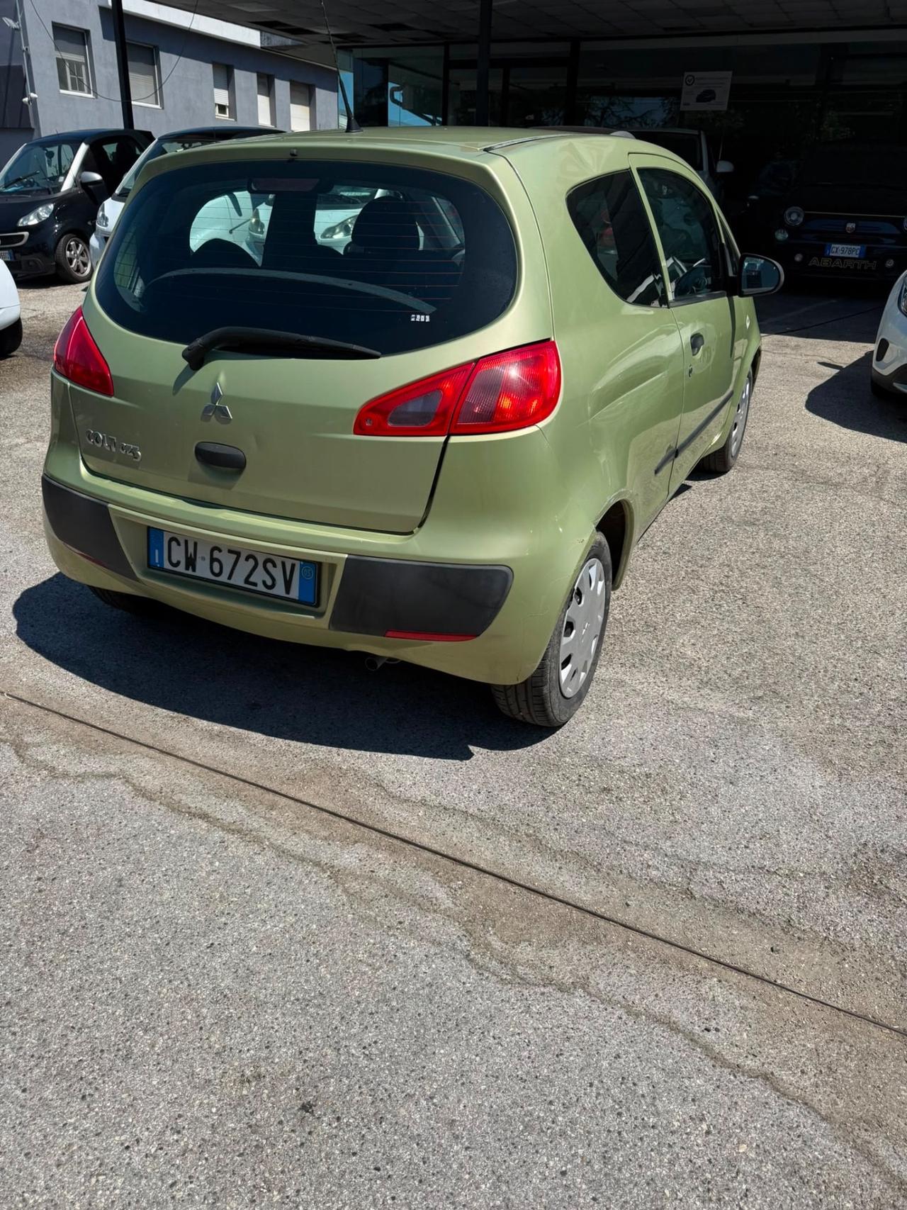 Mitsubishi Colt 1.1 12V 5p. Invite