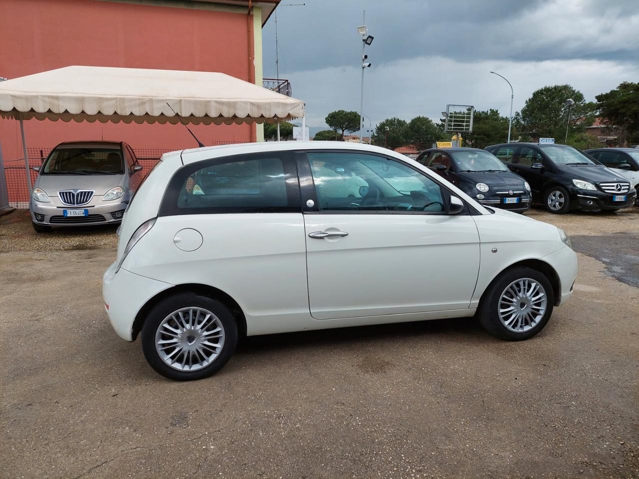 Lancia Ypsilon 1.4 Argento Ecochic GPL