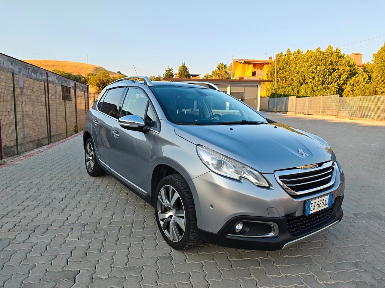 Peugeot 2008 1.6 e-HDi 115 CV Stop&Start Allure