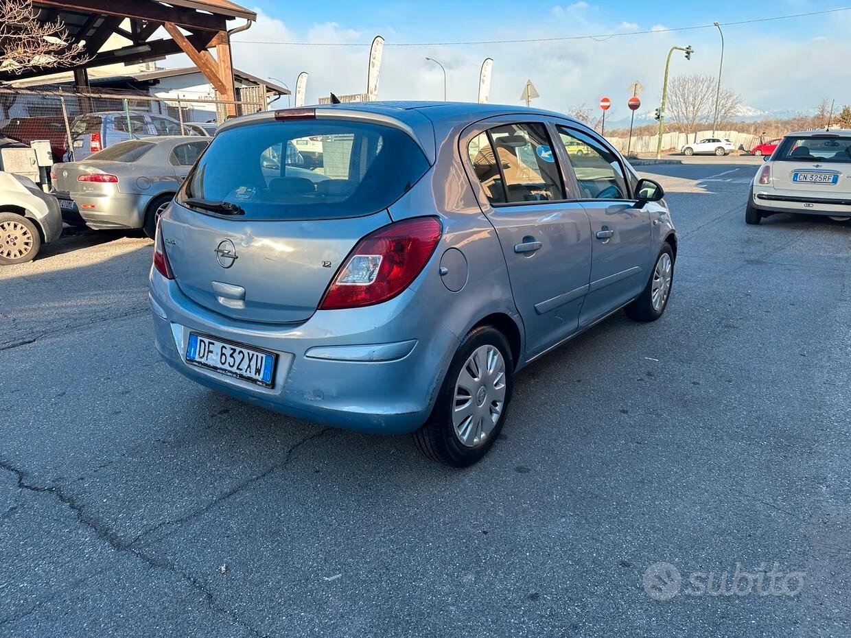 Opel Corsa 1.2 5 porte Cosmo