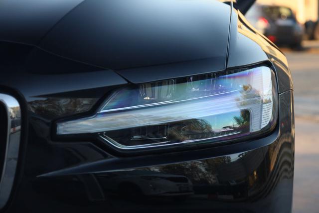 VOLVO V60 NON MARCIANTE B3 automatico Essential PREZZO NETTO