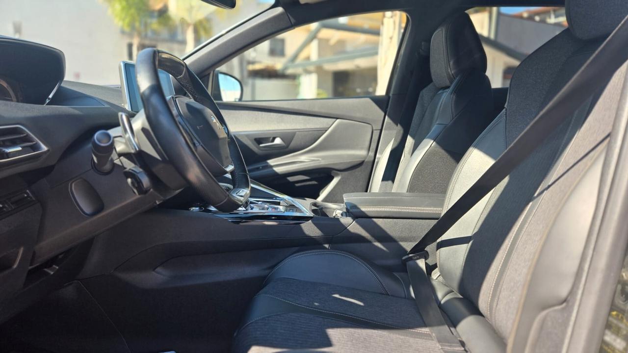 Peugeot 3008 1.5 bluehdi 131CV GT Line Uff Italy Led Navi USB