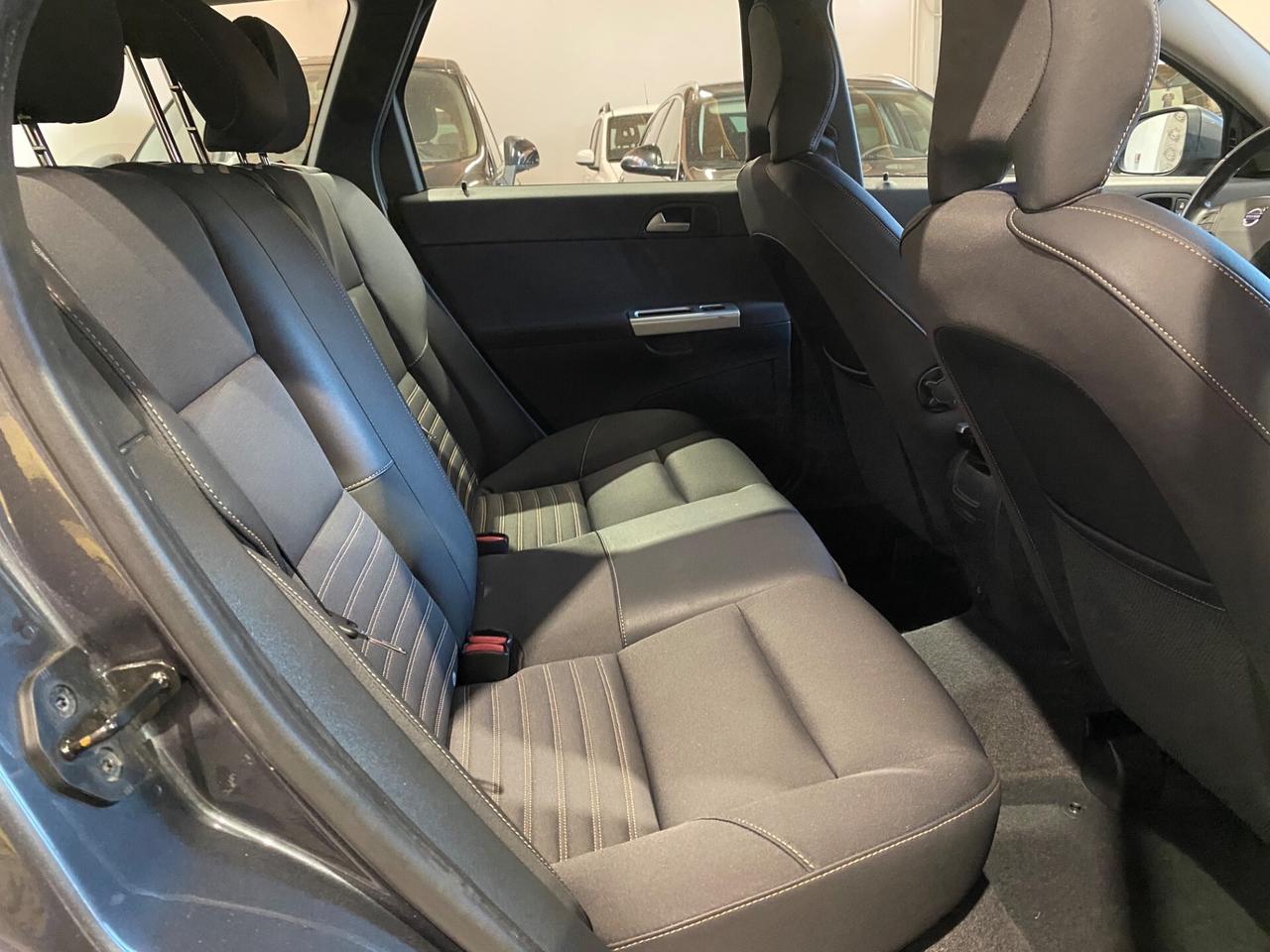 Volvo V50 1.6D 2012 • Spaziosa e sicura