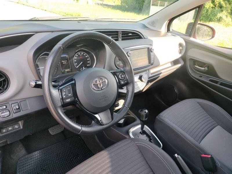 Toyota Yaris Hybrid 1.5 Hybrid business