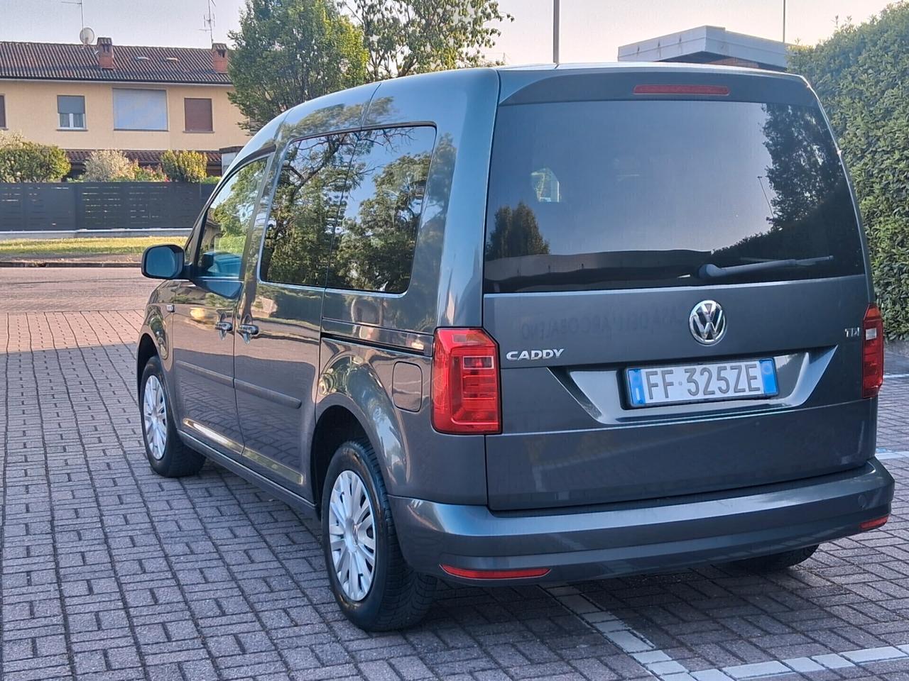 Volkswagen Caddy 2.0 TDI 102 CV Trendline..CELL 320 147 1147 WUATSAPP.