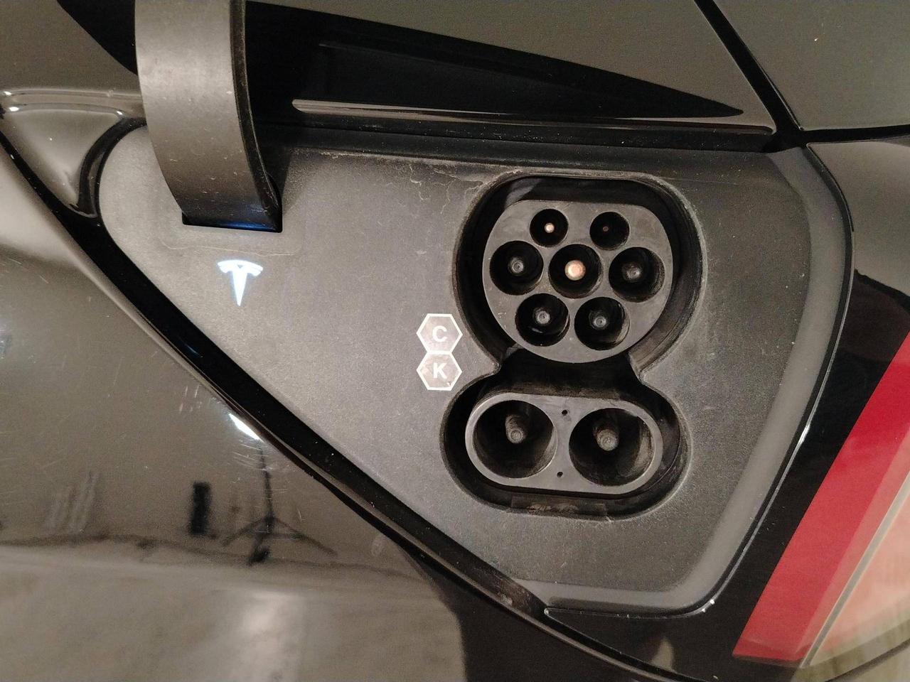 Tesla Model Y Long Range Dual Motor awd