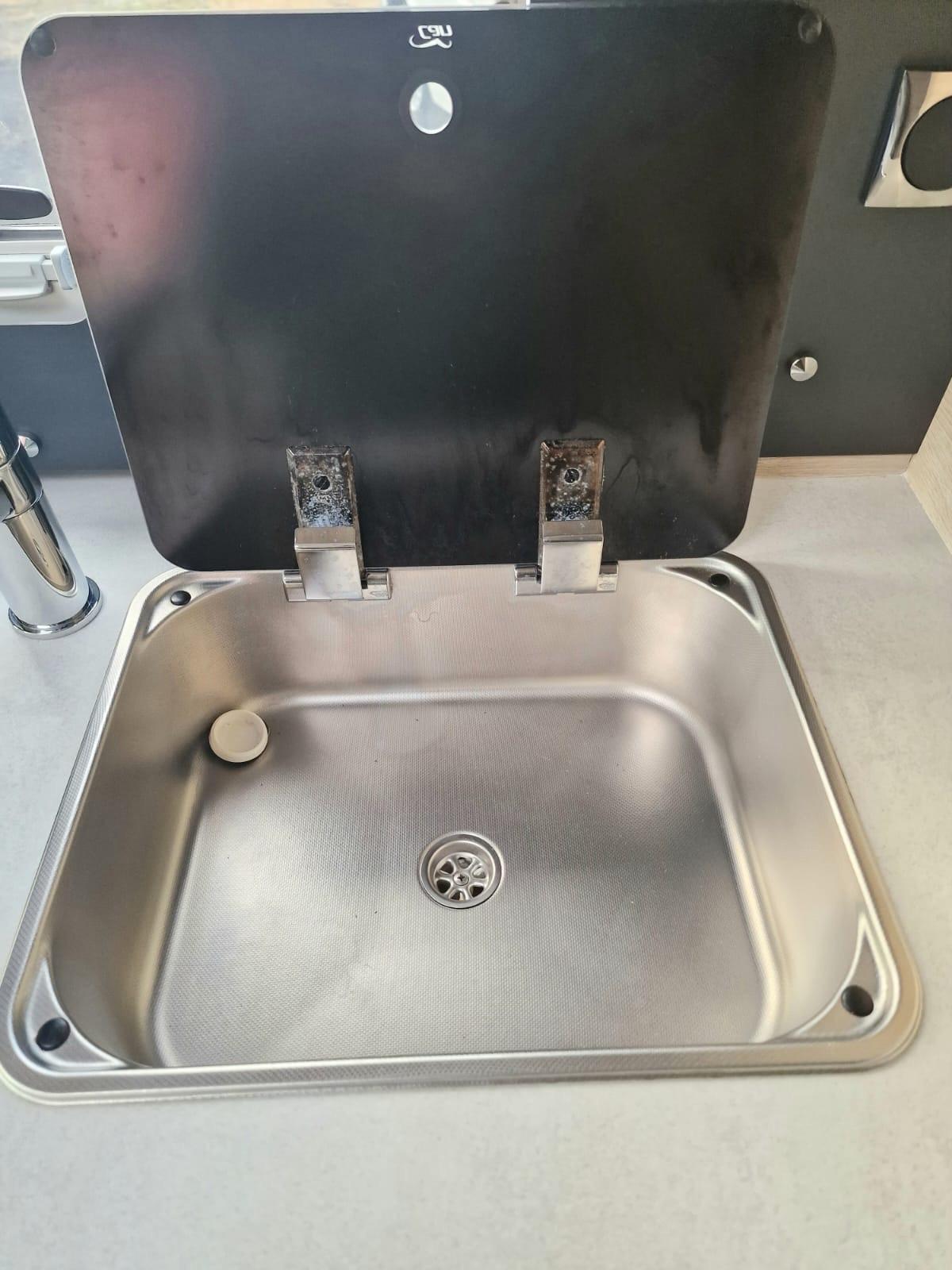 Rapido motorhome del 2023 in saldo 103