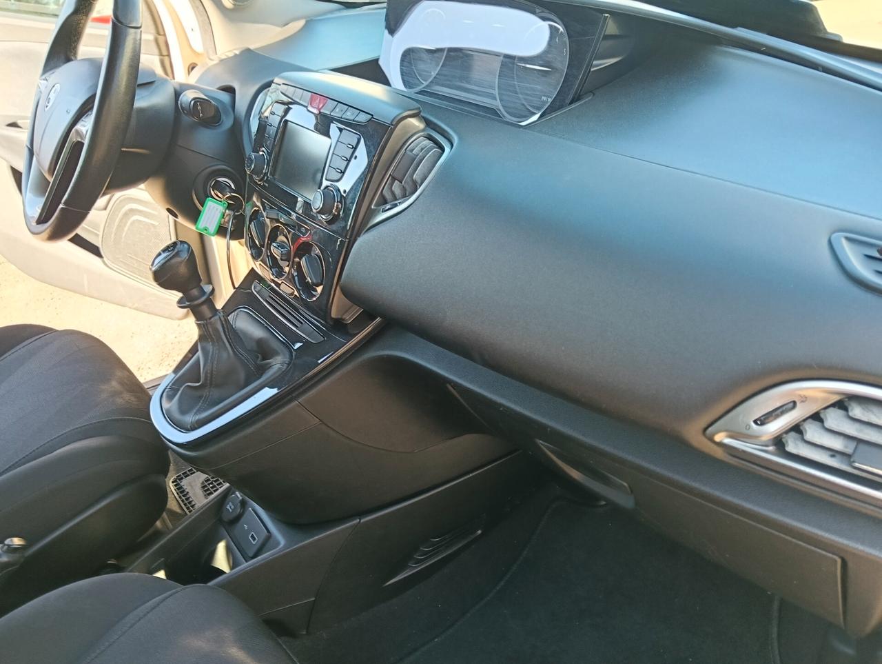 Lancia Ypsilon 1.2 69 CV 5 porte GPL Ecochic Gold