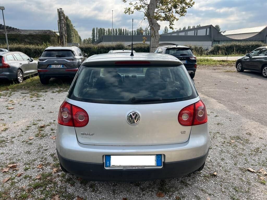 Volkswagen Golf Var. 1.6 Trendline BiFuel G